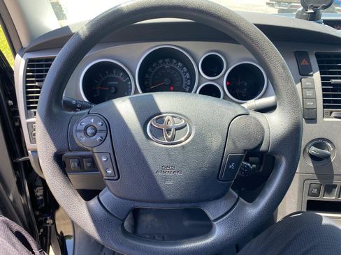 Used 2011 Toyota Tundra 4x4 CrewMax w/ SR5 Pkg image 14