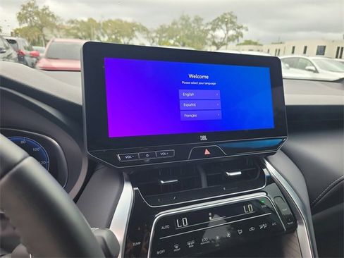 Used 2024 Toyota Venza LE image 19