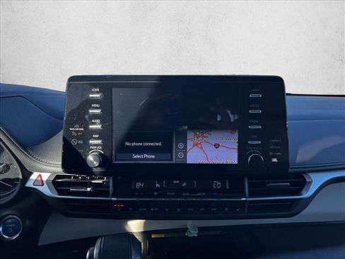 Used 2021 Toyota Sienna Limited image 11