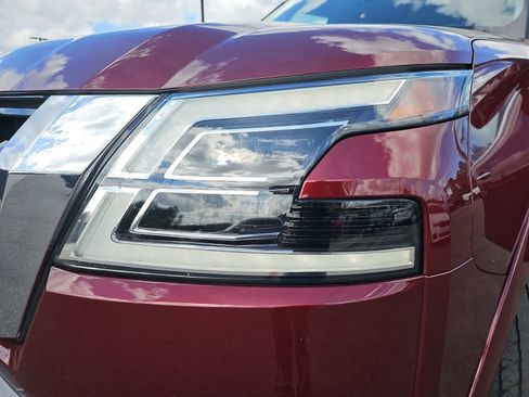 Used 2024 Nissan Armada Platinum w/ Captain's Chairs Package image 33