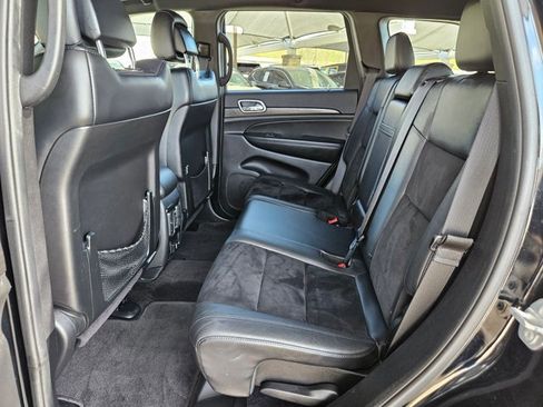 Used 2018 Jeep Grand Cherokee Altitude image 15