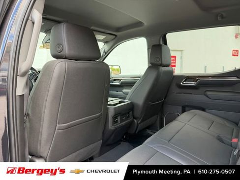 Used 2024 Chevrolet Silverado 1500 LT w/ Z71 Off-Road Package AWD/4WD image 5