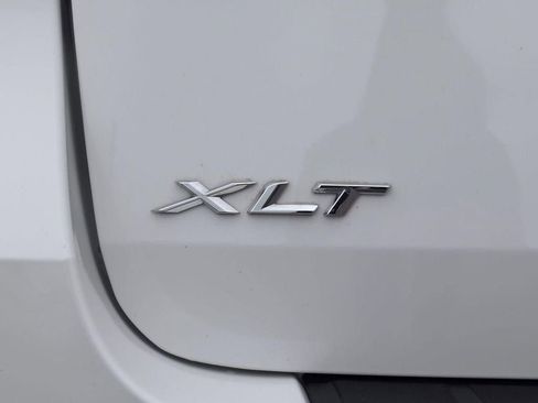 Used 2023 Ford Explorer XLT AWD/4WD image 10