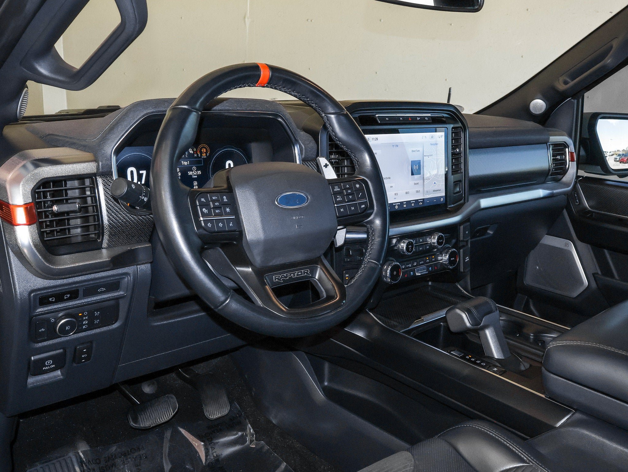 Certified 2023 Ford F150 Raptor w/ Raptor Carbon Fiber Package AWD/4WD image 23