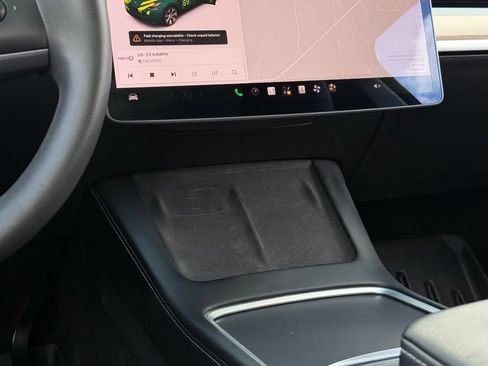 Used 2022 Tesla Model Y Long Range AWD/4WD image 21