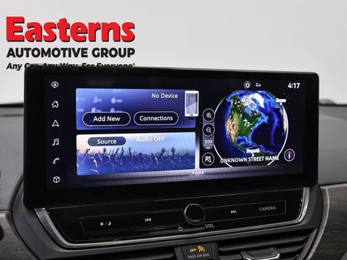 Used 2023 Nissan Altima 2.5 SV w/ SV Premium Package AWD/4WD image 19