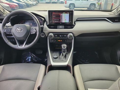 Used 2021 Toyota RAV4 Limited AWD/4WD image 9