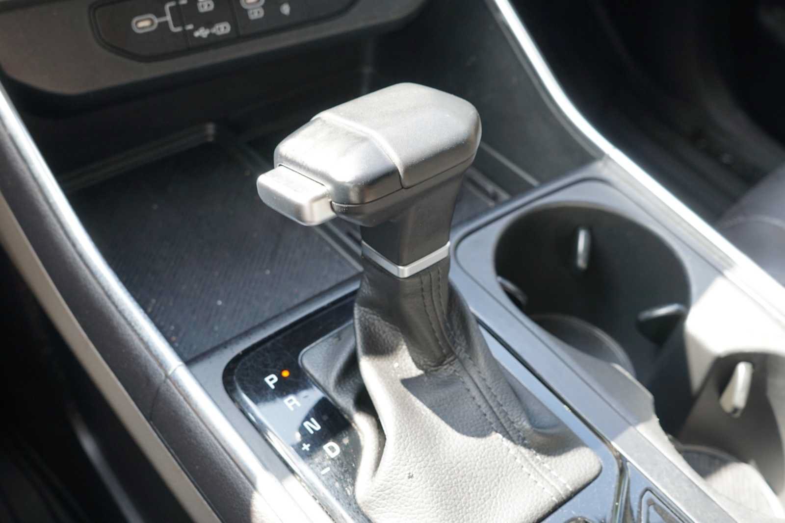 Certified 2025 Kia Carnival EX FWD image 11