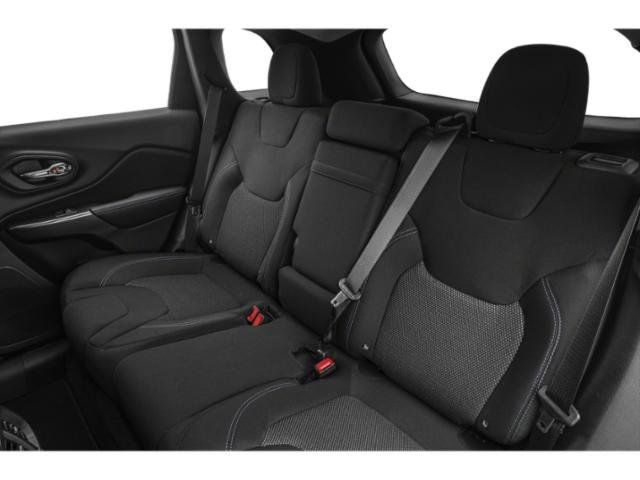 Used 2019 Jeep Cherokee Latitude Plus w/ Cold Weather Group AWD/4WD image 17