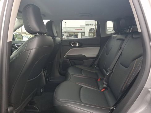 Certified 2022 Jeep Compass Limited AWD/4WD image 10