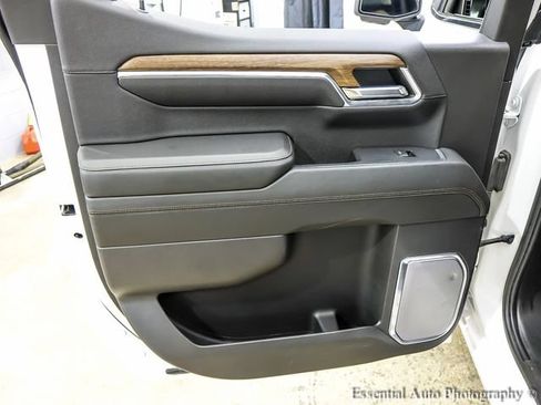 Used 2024 Chevrolet Silverado 1500 High Country w/ High Country Premium Package AWD/4WD image 24