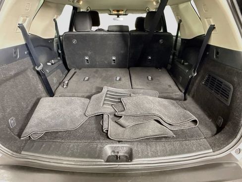 Used 2025 Nissan Pathfinder SV FWD image 25