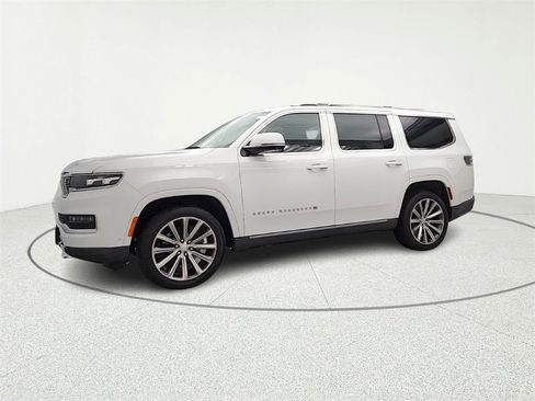 Used 2022 Jeep Grand Wagoneer Series II w/ Convenience Group III image 3