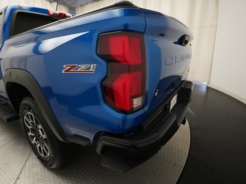Used 2024 Chevrolet Colorado Z71 w/ Z71 Convenience Package 2 AWD/4WD image 33