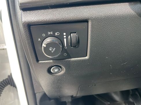 Used 2019 Jeep Grand Cherokee Altitude AWD/4WD image 29