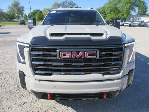 New 2026 GMC Sierra 2500 AT4 w/ AT4 Premium Plus Package AWD/4WD image 12