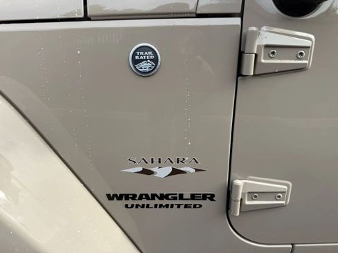 Used 2016 Jeep Wrangler Unlimited Sahara w/ Connectivity Group image 32