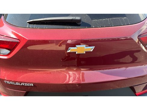 Used 2025 Chevrolet TrailBlazer LT FWD image 24
