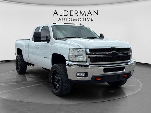 Used 2011 Chevrolet Silverado 2500 LTZ w/ LTZ Plus Package AWD/4WD image 7