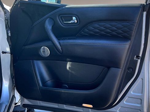 Used 2021 INFINITI QX80 Sensory w/ All-Season Package image 29