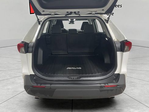 Used 2022 Toyota RAV4 XLE image 9