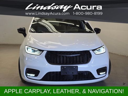 Used 2024 Chrysler Pacifica Limited FWD image 2