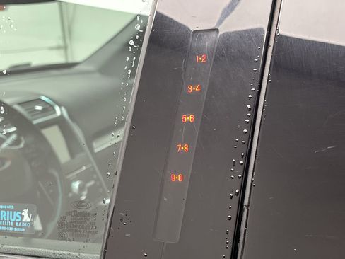 Used 2017 Ford Explorer Sport image 8