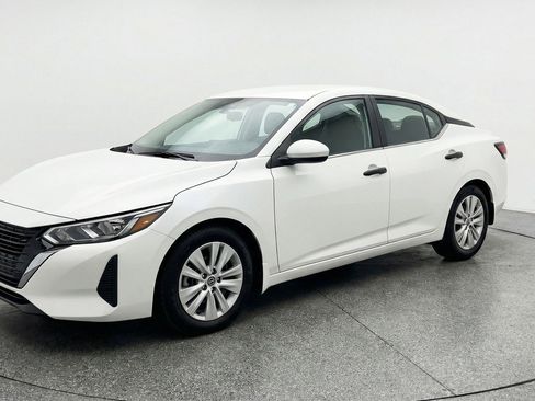 Used 2025 Nissan Sentra S FWD image 3