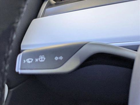 Used 2021 Tesla Model Y Long Range image 8