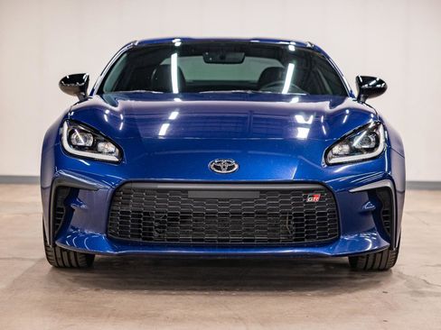 Used 2023 Toyota GR86 Premium w/ ALL Weather Mat Package (TMS) RWD image 38