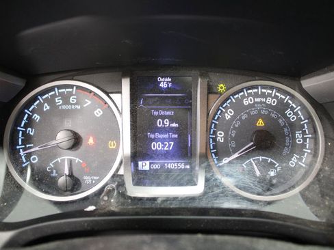 Used 2016 Toyota Tacoma Limited image 21