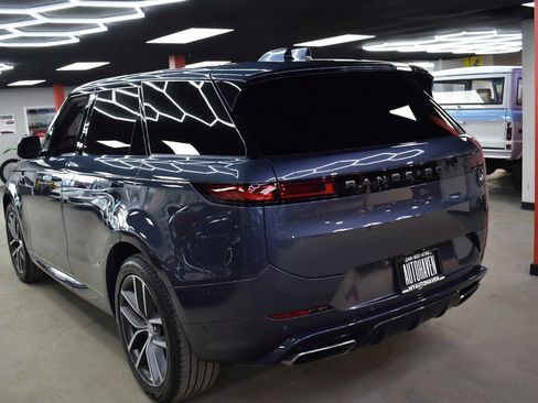 Used 2023 Land Rover Range Rover Sport SE Dynamic image 7