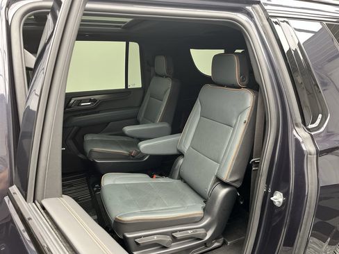 Certified 2025 GMC Yukon XL AT4 w/ AT4 Premium Package AWD/4WD image 13