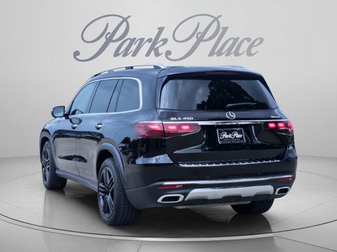Used 2024 Mercedes-Benz GLS 450 4MATIC image 3