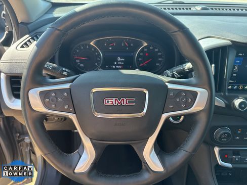Used 2024 GMC Terrain SLT image 11