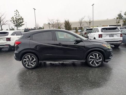 Used 2019 Honda HR-V Sport image 2