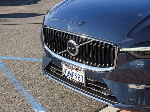 Used 2023 Volvo XC60 B5 Core w/ Climate Package image 13