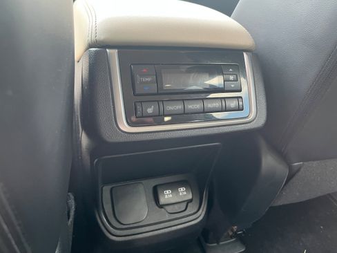 Used 2019 Subaru Ascent Limited AWD/4WD image 11