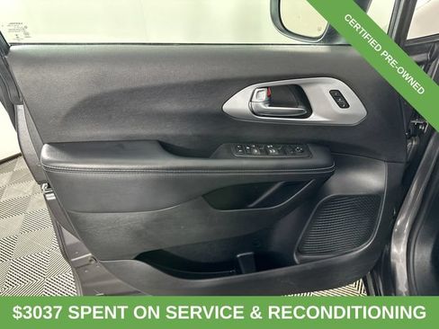 Certified 2023 Chrysler Pacifica Touring-L w/ S Appearance Package AWD/4WD image 15