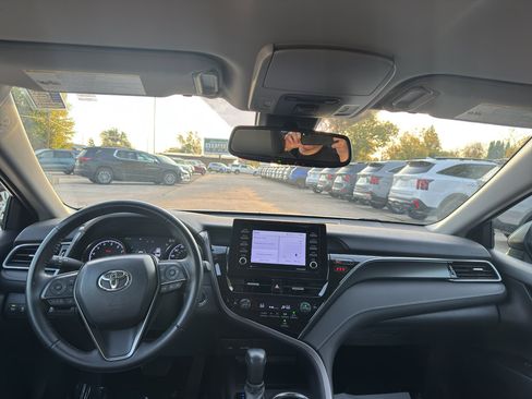 Used 2023 Toyota Camry SE image 13