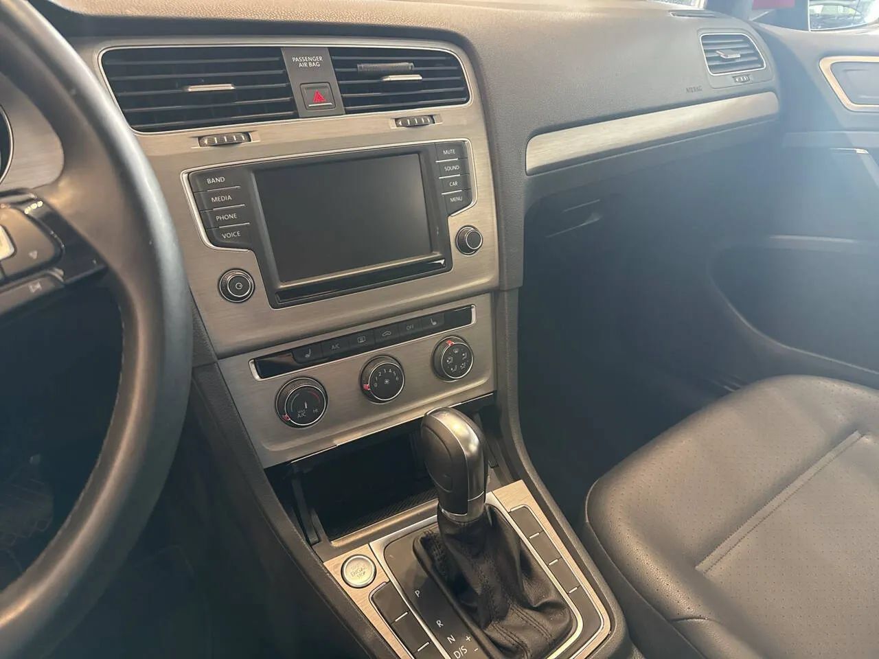 Used 2017 Volkswagen Golf Wolfsburg Edition FWD image 18