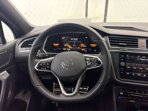 Used 2022 Volkswagen Tiguan SE R-Line FWD image 25