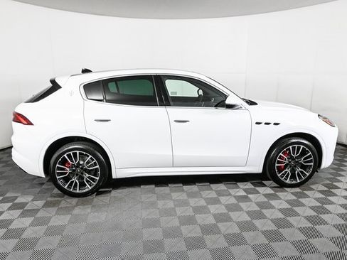 New 2025 Maserati Grecale GT image 8