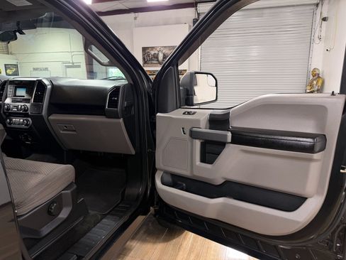 Used 2015 Ford F150 XLT AWD/4WD image 19