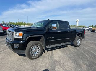 Used 2017 GMC Sierra 2500 Denali w/ Duramax Plus Package AWD/4WD video 1
