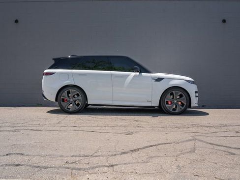 Used 2025 Land Rover Range Rover Sport Autobiography AWD/4WD image 8