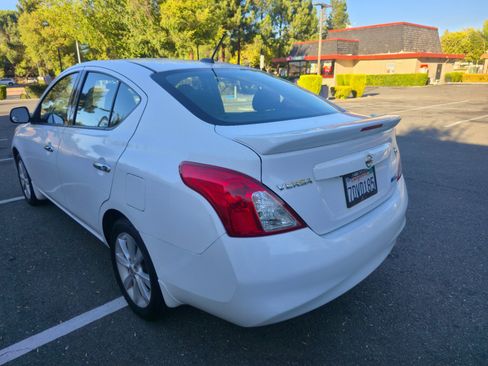 Used 2014 Nissan Versa w/ Tech Package FWD image 7