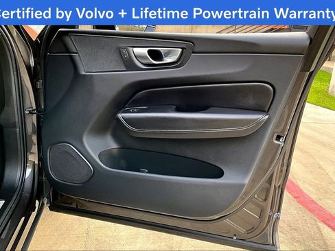 Used 2025 Volvo XC60 B5 Core image 25