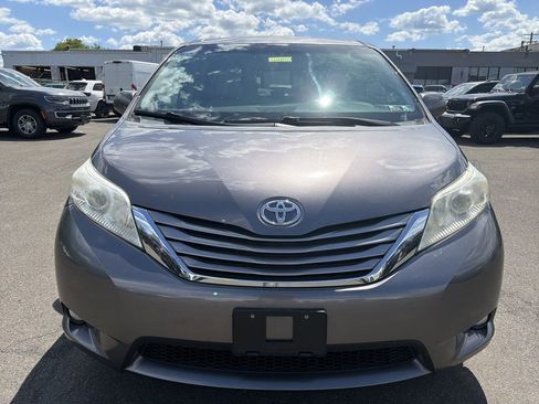 Used 2015 Toyota Sienna XLE Premium FWD image 8