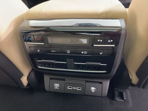 Certified 2023 Acura MDX SH-AWD w/ Advance Package image 17